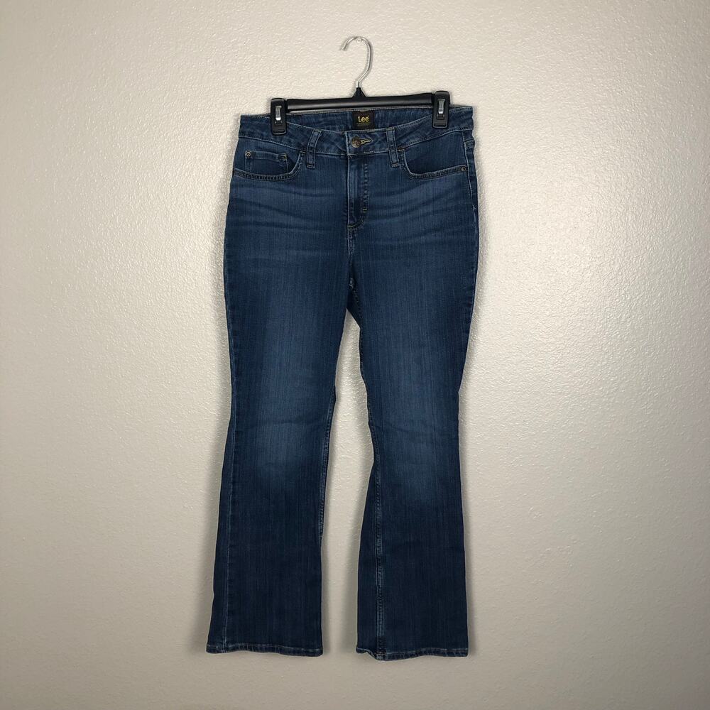 Vintage Lee Women's Size 10 Short Bootcut Leg Mid-Rise Blue Jeans Denim 5-Pocket